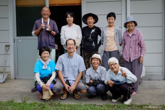 Le groupe de volontaires jardiniers de Yoshi