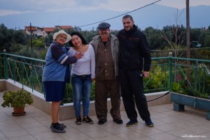 Joy et la famille de Nikos